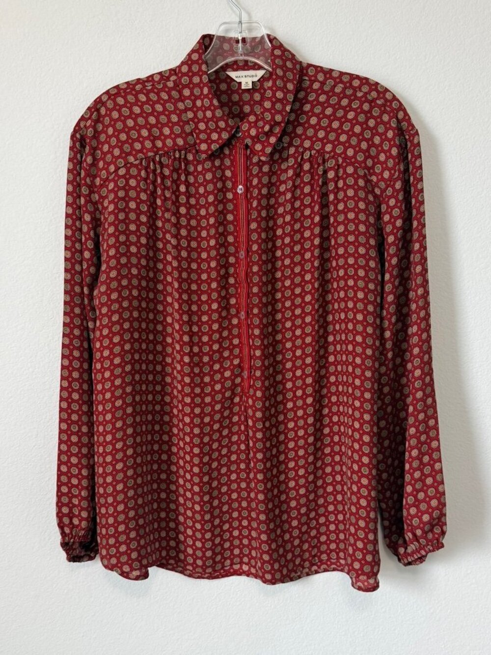 Max Studio Long Sleeve Half Button Collared Geo Blouse Women's Size M.